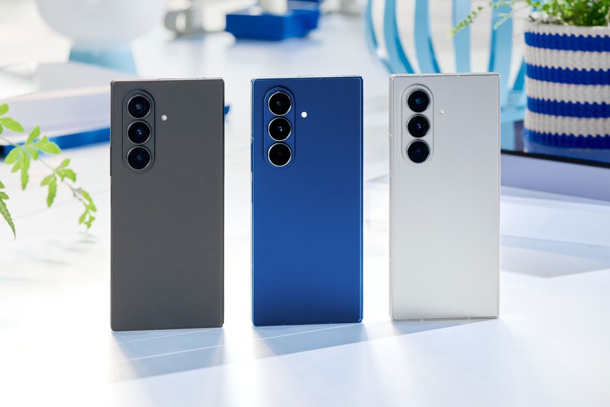 Samsung apresenta celulares ultrafinos com mudança em modelos