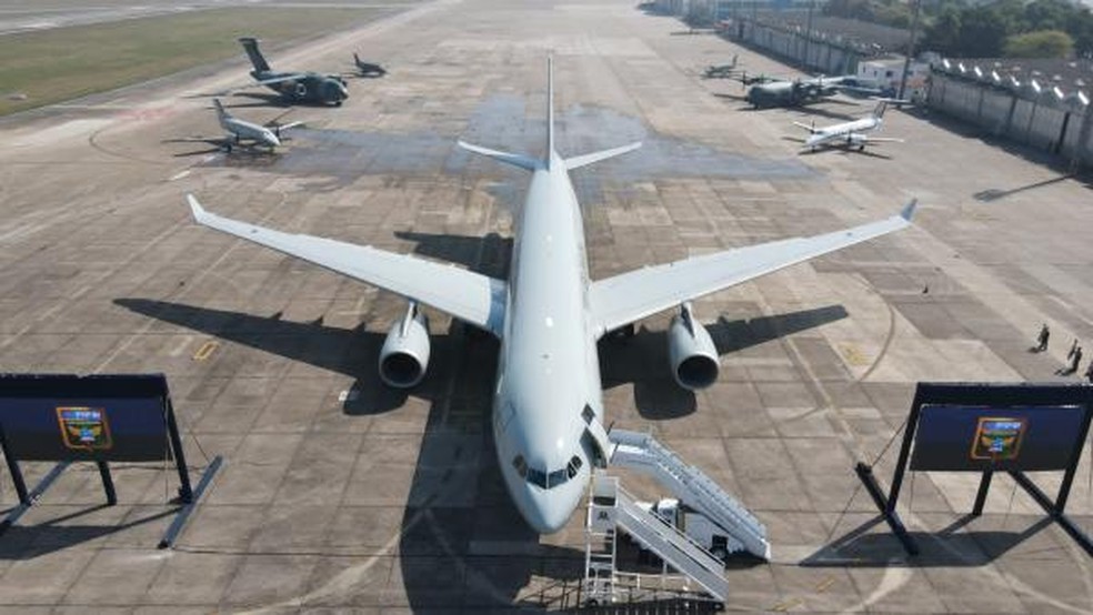KC-30: aeronave da FAB usada para repatriar brasileiros no Líbano — Foto: FAB