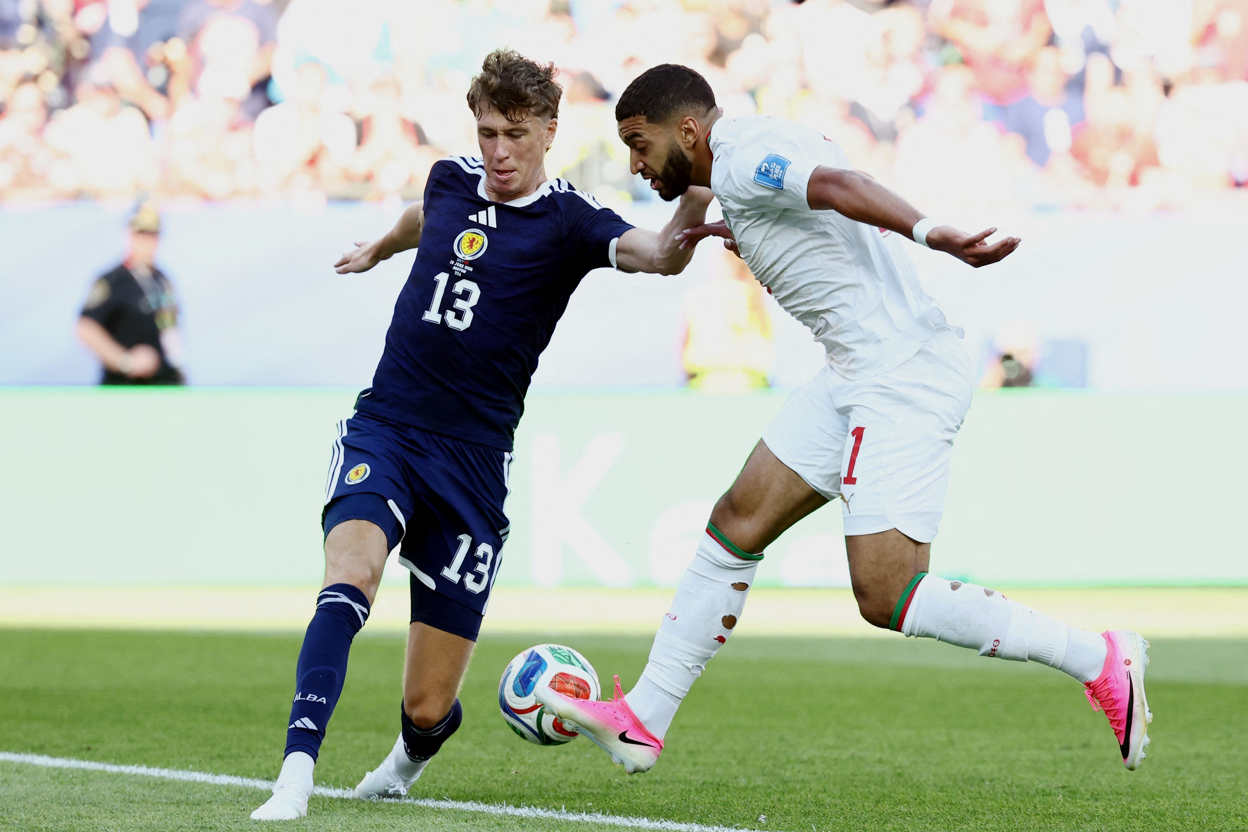 ‘Sem problemas’, diz zagueiro Jack Hendry, da Escócia, sobre enfrentar Neymar na quarta-feira