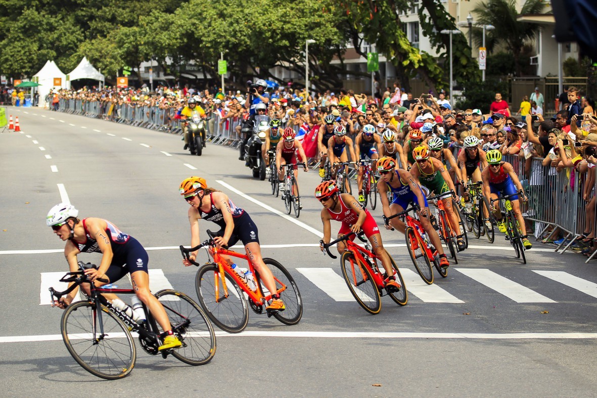 Prova Triatlo feminina em Copacabana — Foto: Guilherme Leporace