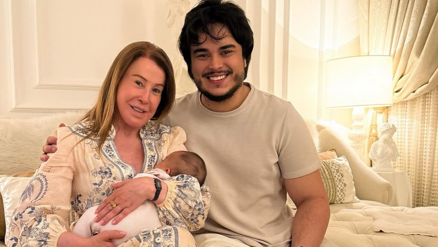 Zilu Camargo responde à homenagem do filho e fala sobre a neta, Florença: 