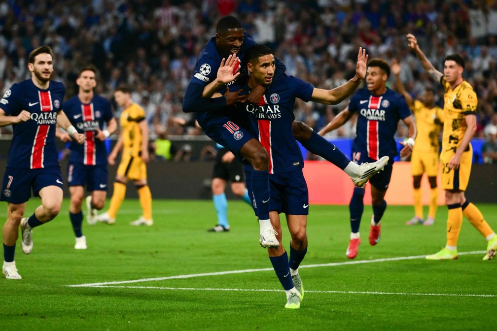 Hakimi ao marcar primeiro gol da final da Champions. Ex-Inter, ele não quis comemorar — Foto: Marco BERTORELLO / AFP