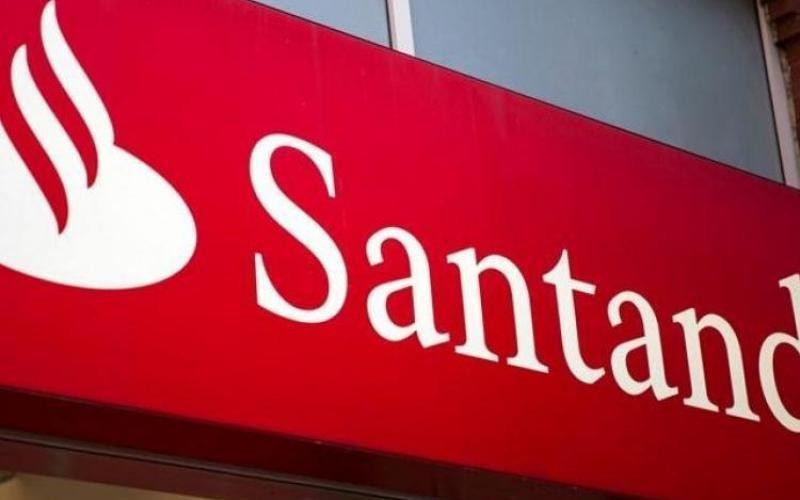 Santander eleva projeção do PIB e da inflação e prevê redução mais lenta dos juros