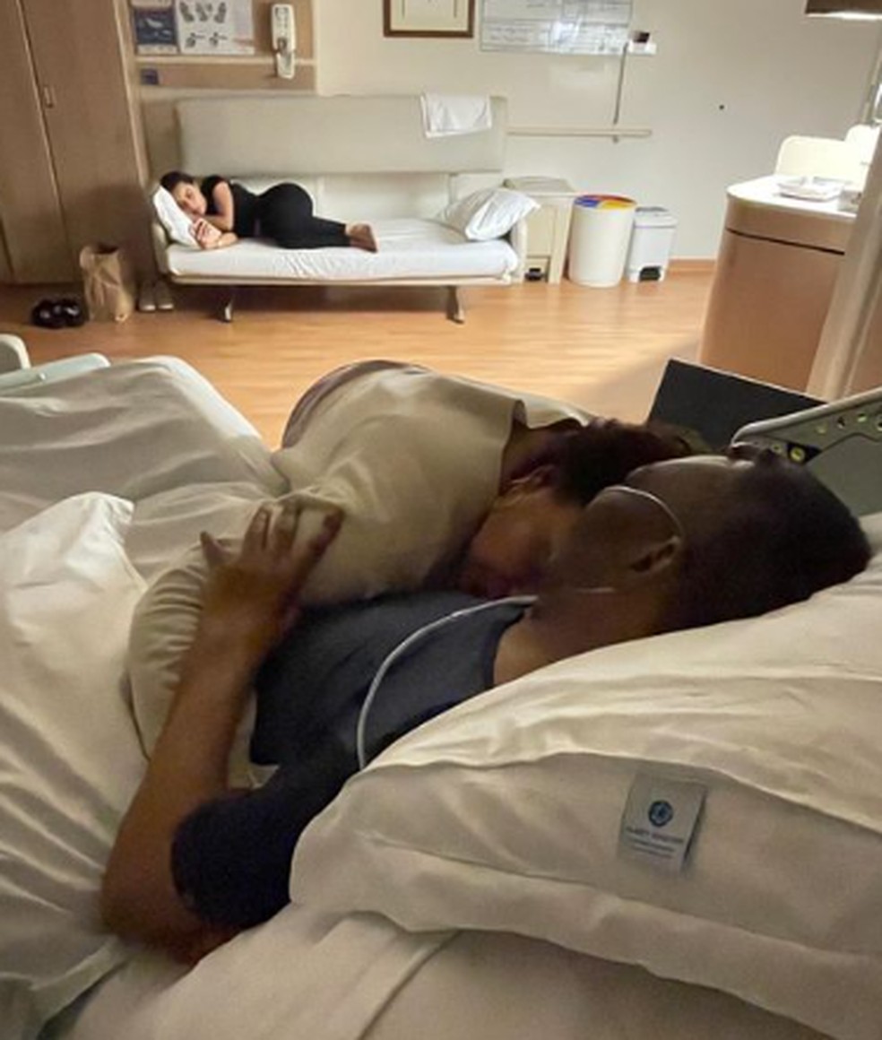Filha de Pelé posta foto com Rei no Hospital — Foto: Reprodução 