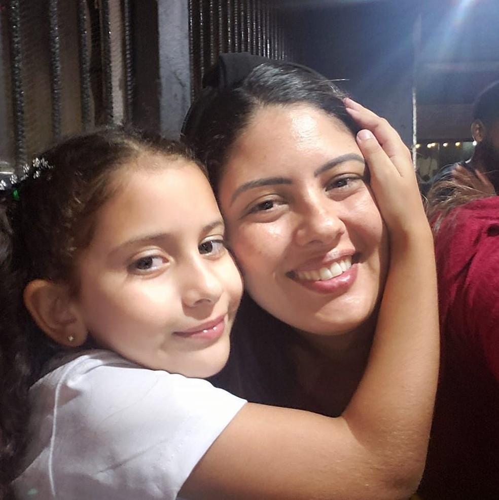 Bruna Benicio e a filha Maria Clara foram vítimas das chuvas em São Sebastião — Foto: Arquivo Pessoal