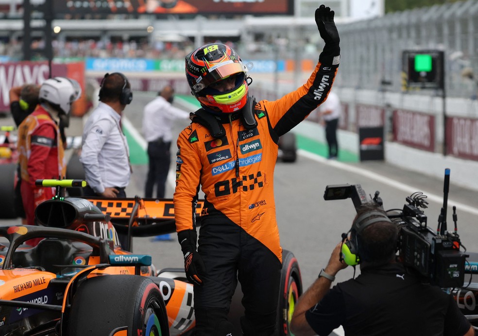 Oscar Piastri é o pole position do GP da Espanha — Foto: LLUIS GENE / AFP