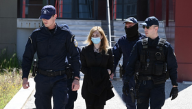 Mulher que matou as três filhas é condenada à prisão perpétua na Grécia