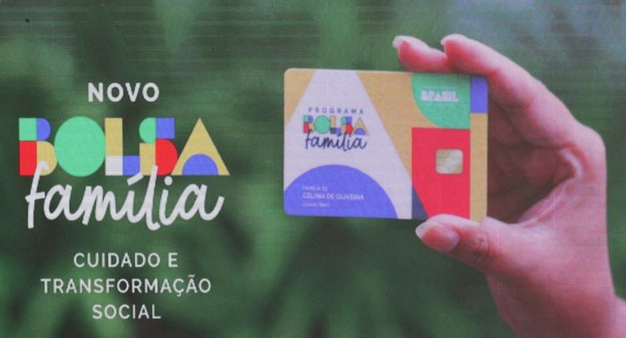 Novo cartão do Novo Bolsa Família, lançado pelo presidente Lula