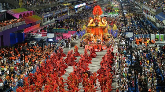 Porto da Pedra comemora título na Série Ouro com desfile em São Gonçalo