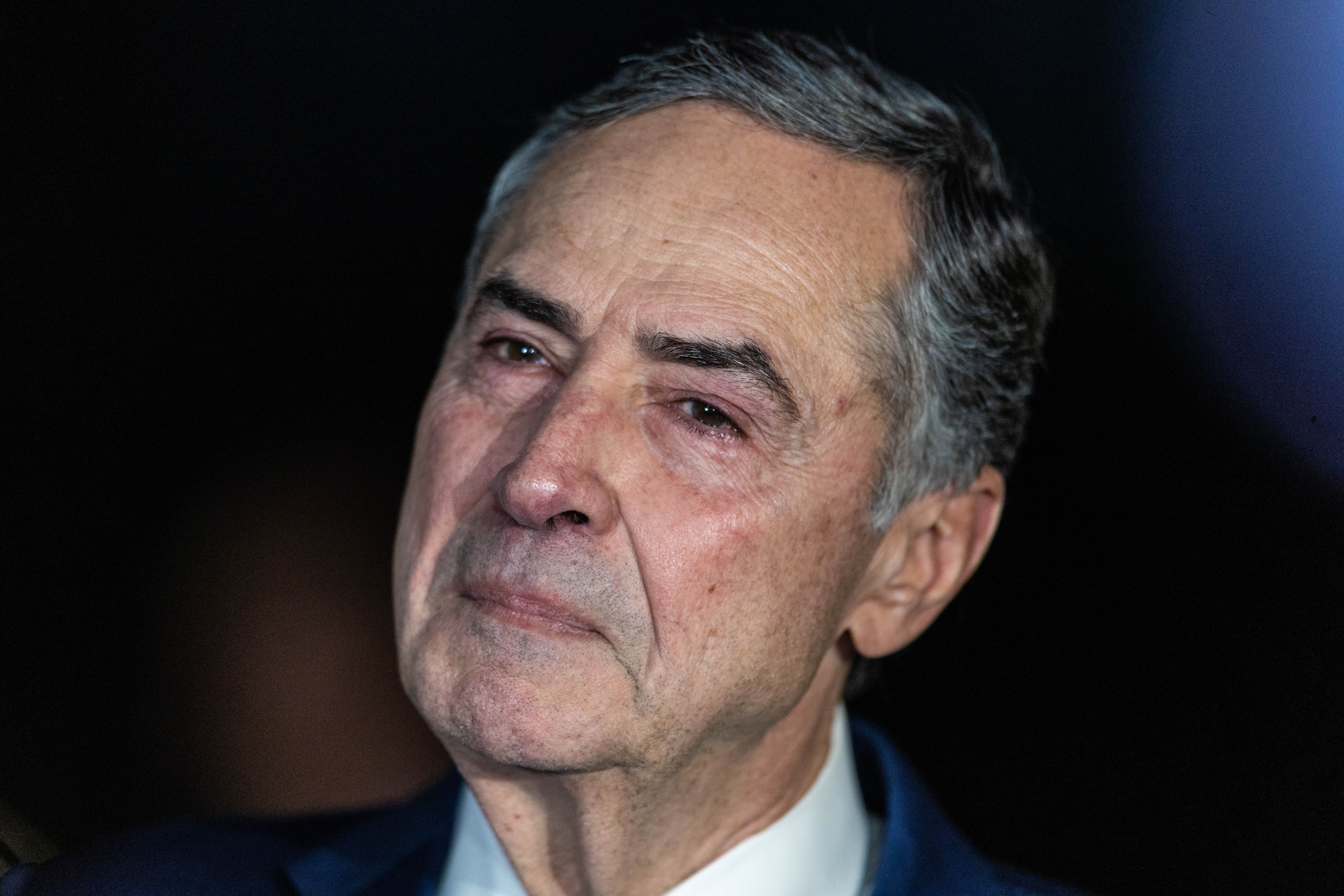 Barroso pede sessão extraordinária para julgar descriminalização do aborto