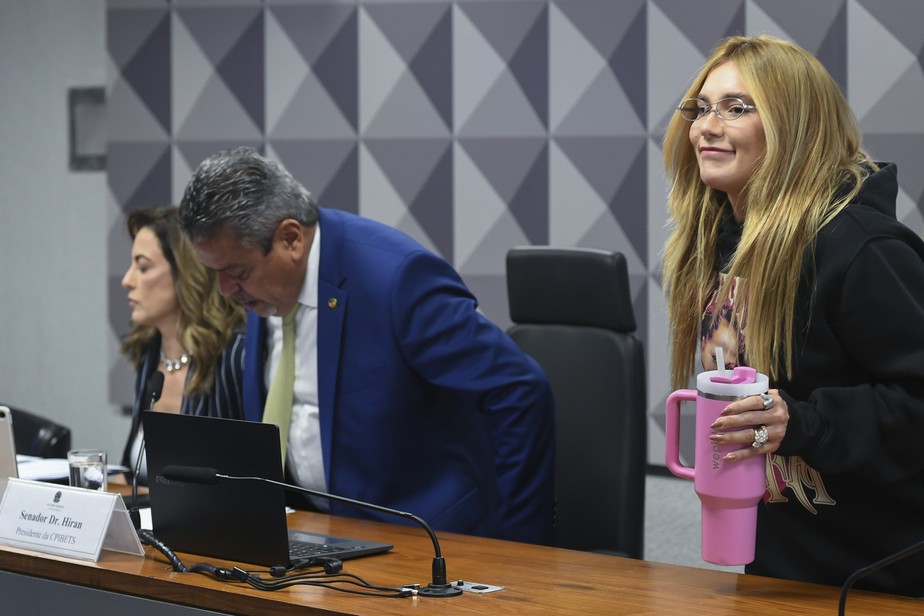 Virgínia Fonseca se apresenta à CPI na Bets, se diz nervosa e pede: 'Que  Deus abençoe nossa audiência, bora para cima'