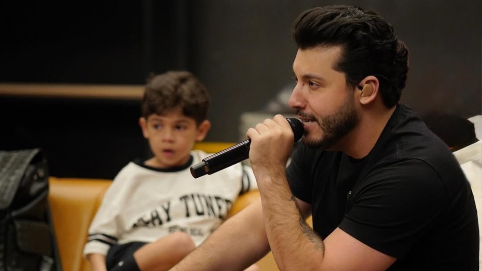 Murilo Huff abre o jogo sobre culpa e distância do filho: 'Chorava no camarim'