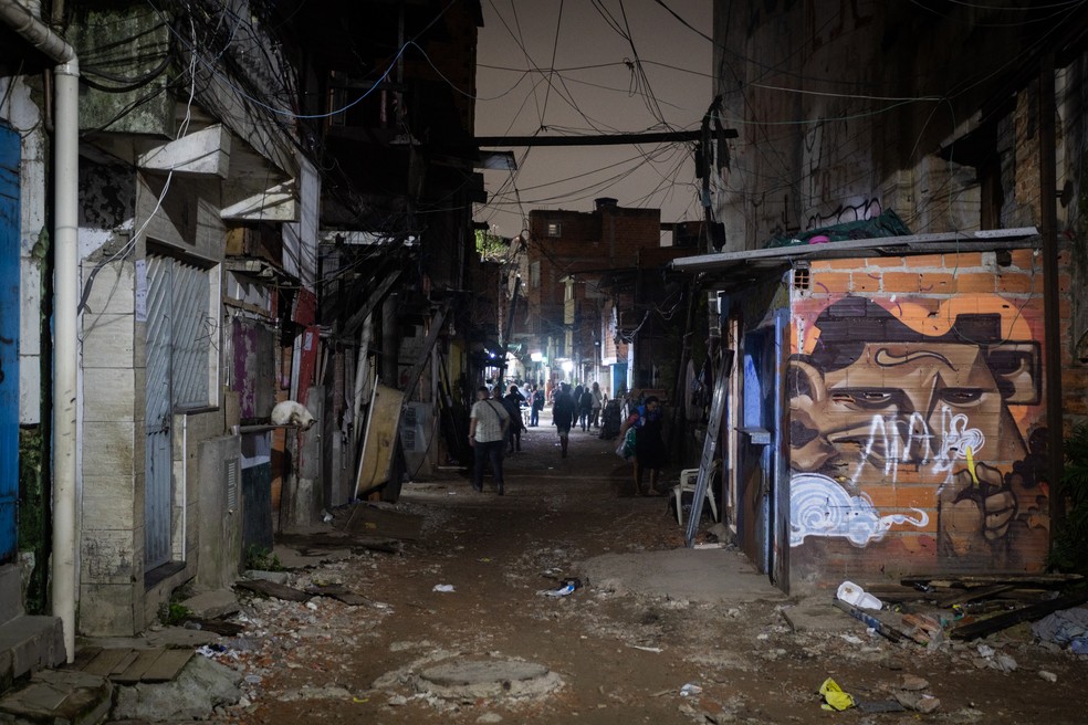 Favela do Moinho, uma das últimas do Centro de São Paulo, será removida pelo governo estadual para dar lugar a um parque e uma estação de trem — Foto: Maria Isabel Oliveira/Agência O Globo