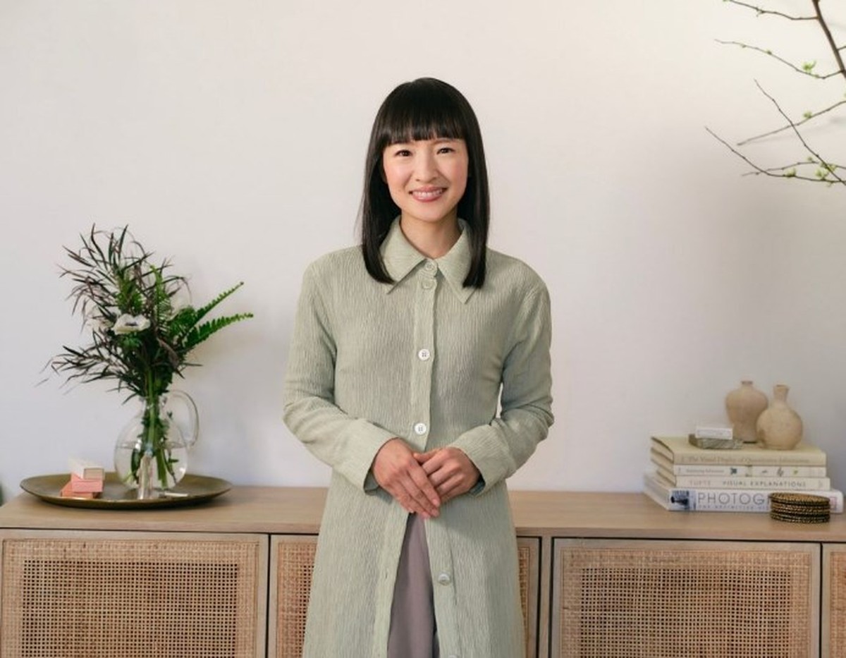 Rainha da organização, marie kondo diz que 'desistiu' de arrumar a própria casa; entenda