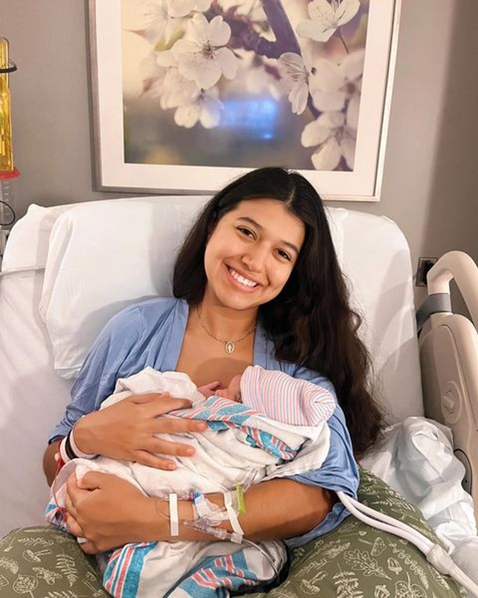 Em 18 de julho, Mari deu à luz Raphael Patrick Kuhlman e postou fotos do bebê no Instagram. — Foto: Reprodução Facebook