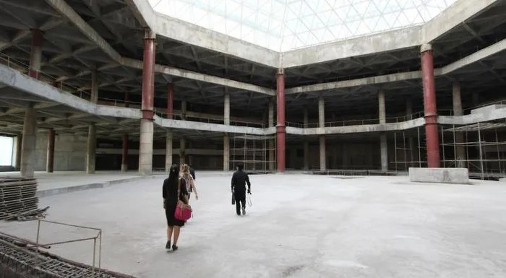 O custo para concluir o hotel é estimado em cerca de US$ 2 bilhões — Foto: Reprodução