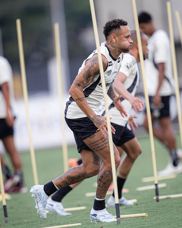 Entenda plano de jogos de Neymar no Santos para chegar 100% antes da convocação para a Copa do Mundo