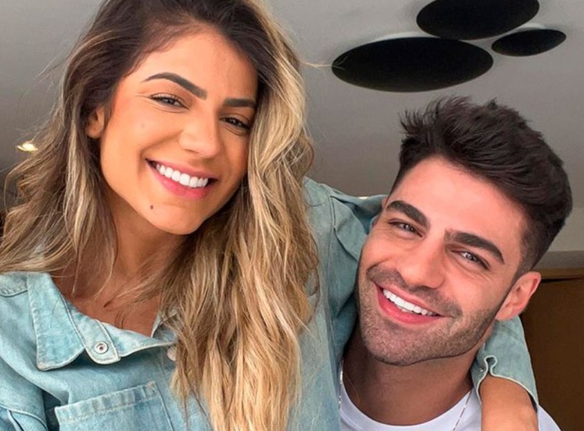Expulsa do "BBB 19", Hariany viveu um romance com o DJ Netto. Eles ficaram noivos, mas terminaram a meses do casamento. Em janeiro de 2026, ela assumiu a relação com Renan, irmão da cantora Anitta — Foto: reprodução