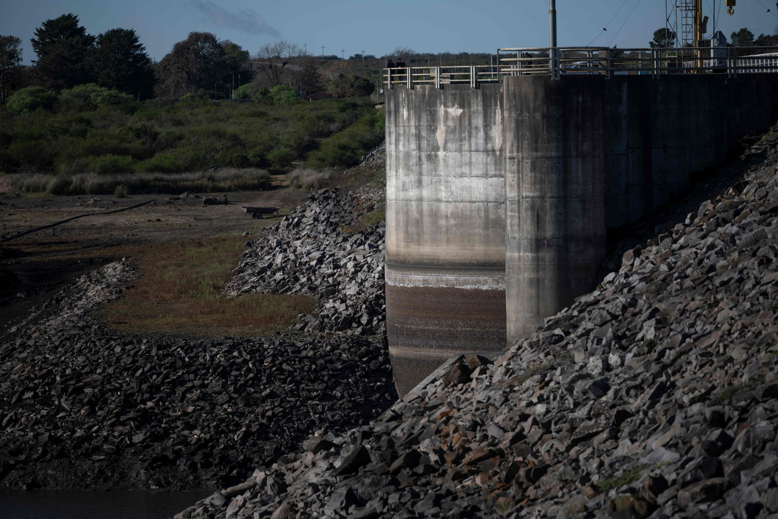 Crise levou governo uruguaio a decretar emergência hídrica — Foto:  Eitan ABRAMOVICH / AFP