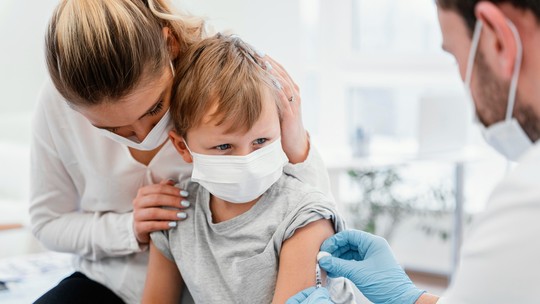 Vacina contra Covid: Anvisa recebe pedido da Pfizer para imunizar crianças de 6 meses a 4 anos