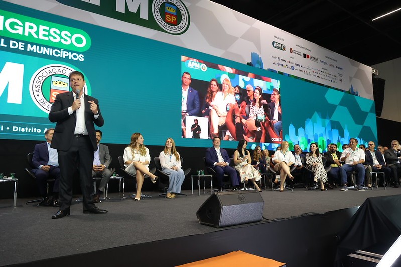 Tarcísio rebate vídeo de Haddad que destaca investimentos federais em obras paulistas: 'grande bobagem'