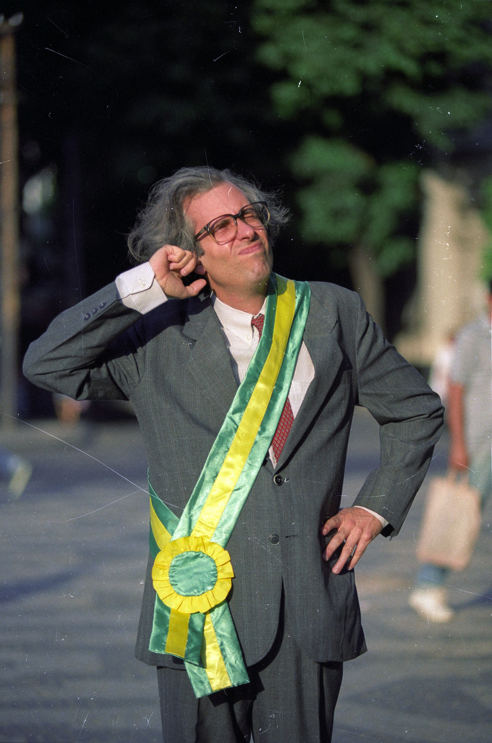 Devagar Franco (Reinaldo Figueiredo) em “Casseta & Planeta, urgente!” — Foto: Divulgação