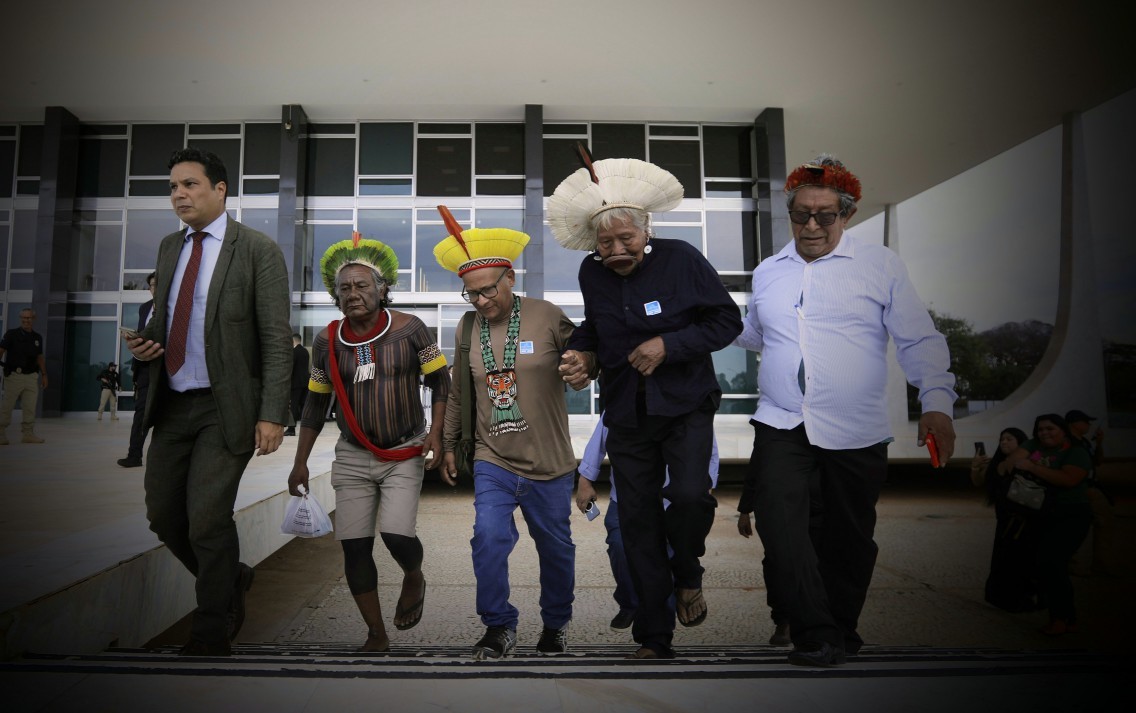Cacique Raoni chega ao STF para acompanhar o julgamento do marco temporal — Foto: Cristiano Mariz