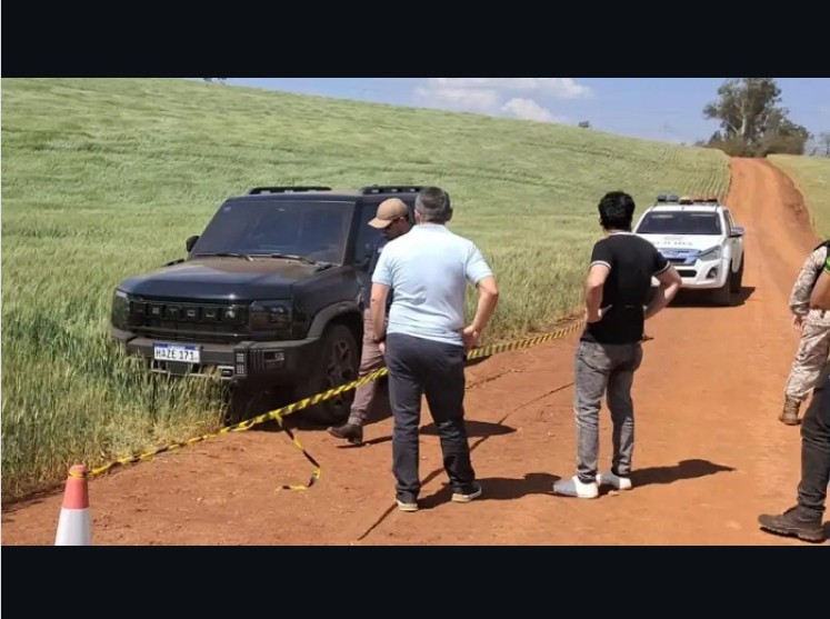Corpo de brasileiro é encontrado em carro abandonado no Paraguai; vítima tinha marca marca de tiro na cabeça