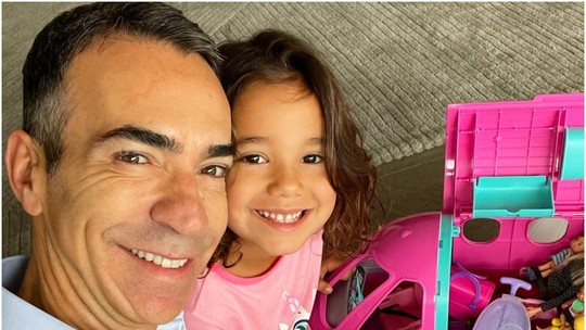 Cesar Tralli revela rotina matinal com a filha, Manu: 'Não é quantidade, é qualidade'