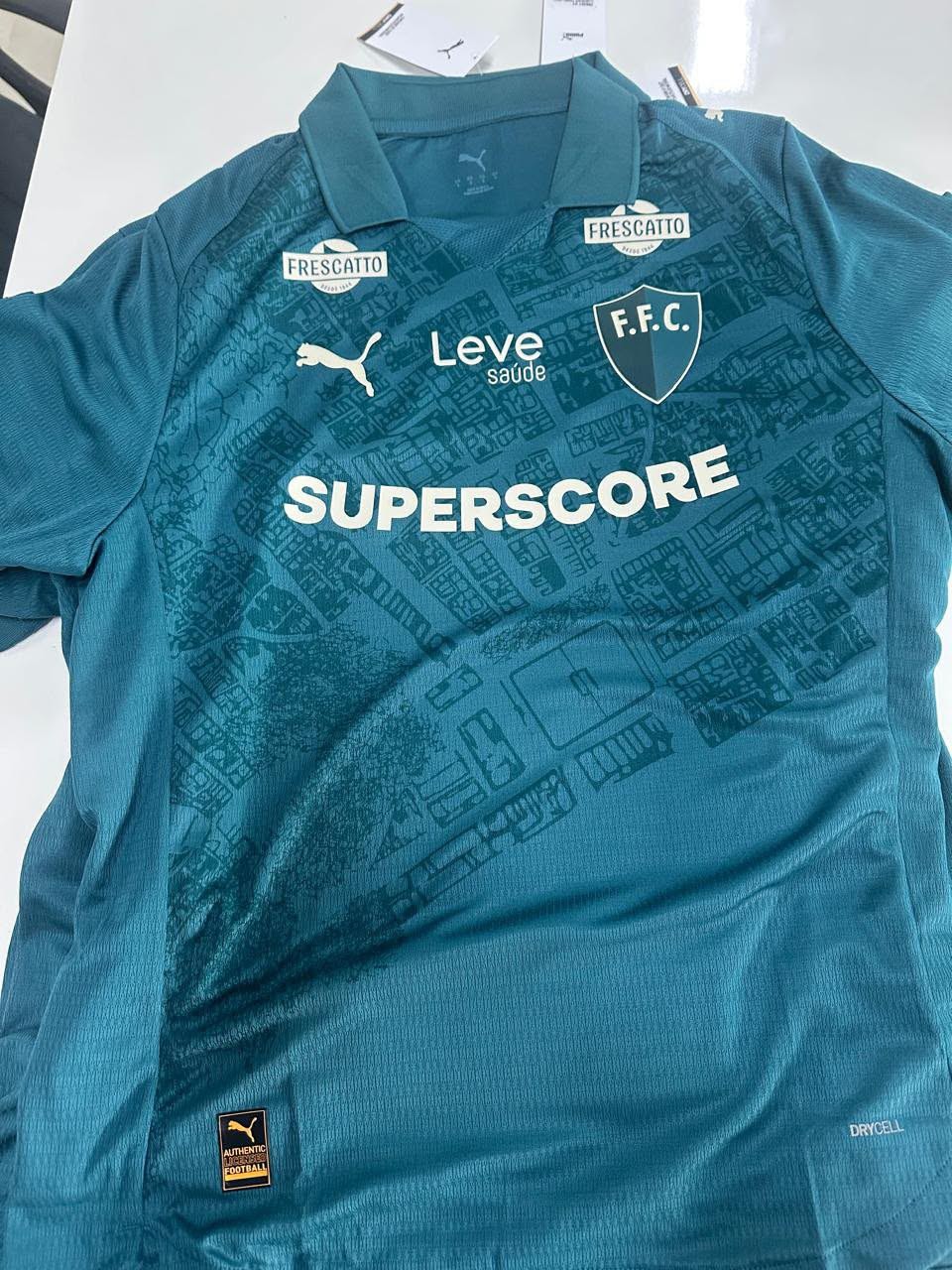 No retorno do Campeonato Brasileiro, Fluminense enfrenta o Coritiba com novo 'patrocinador' após medida provisória