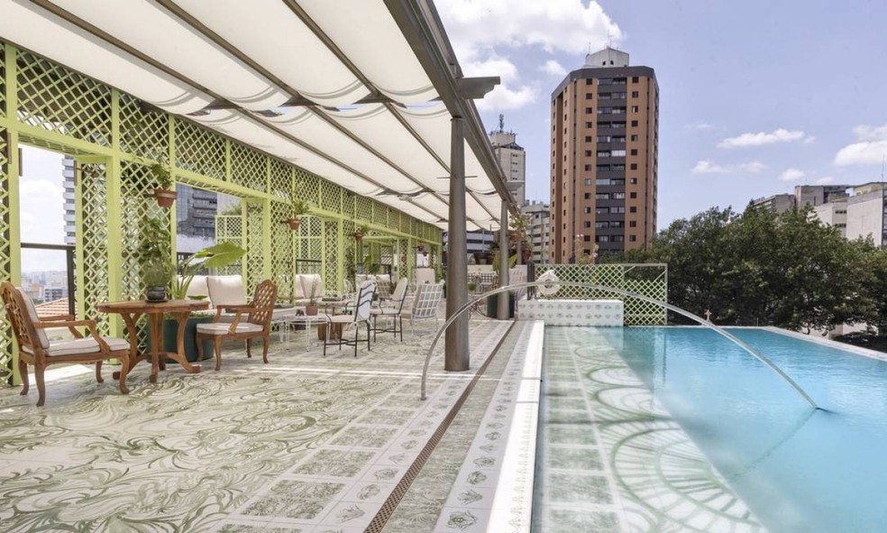 Piscina no terraço do Hotel Rosewood, na Cidade Matarazzo — Foto: Divulgação