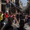 Avenida Passos, no centro do Rio: consumo das famílias deve impulsionar o PIB no primeiro trimestre - Márcia Foletto/Agência O Globo