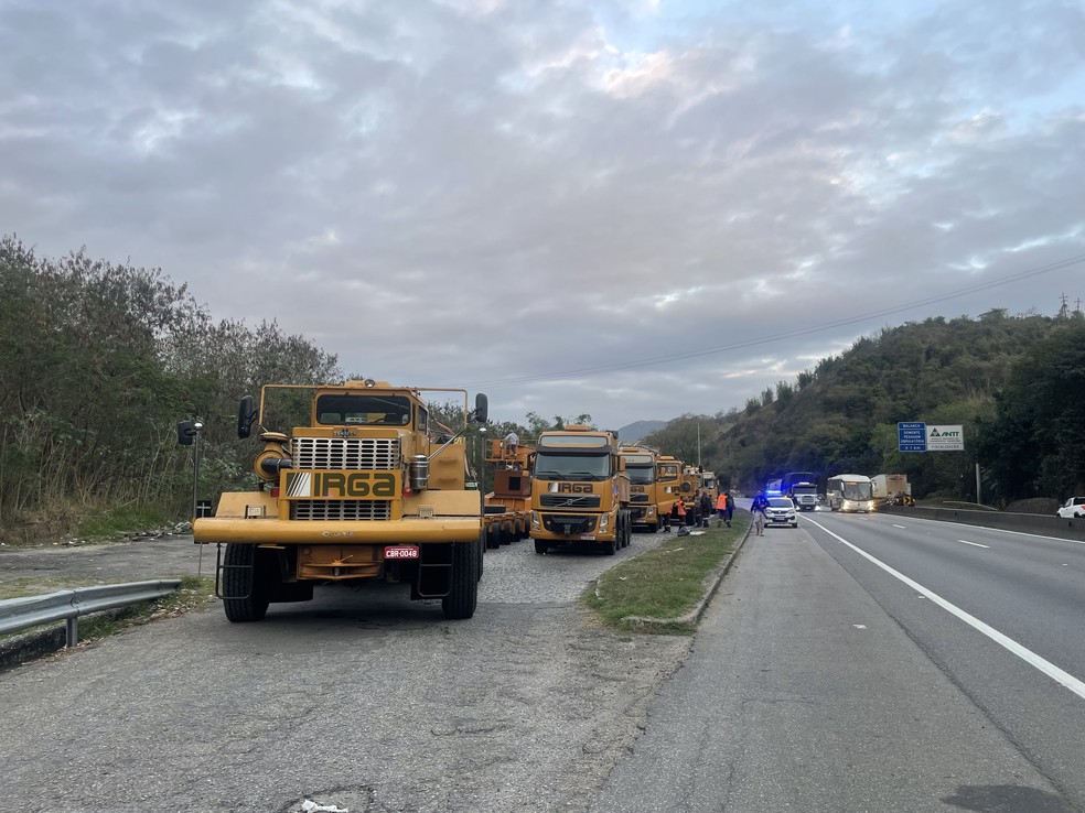 Carreta estacionada após chegar a Paracambi — Foto: Madson Gama