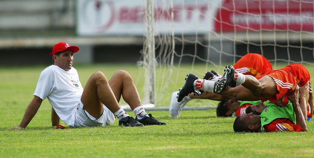 Renato Gaúcho no comando do Fluminense em 2003 — Foto: Ivo Gonzalez