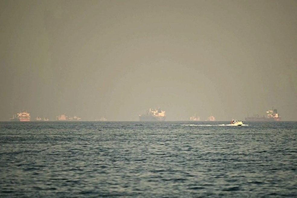 Navios petroleiros na região do Estreito de Ormuz — Foto: Giuseppe Cacace/AFP
