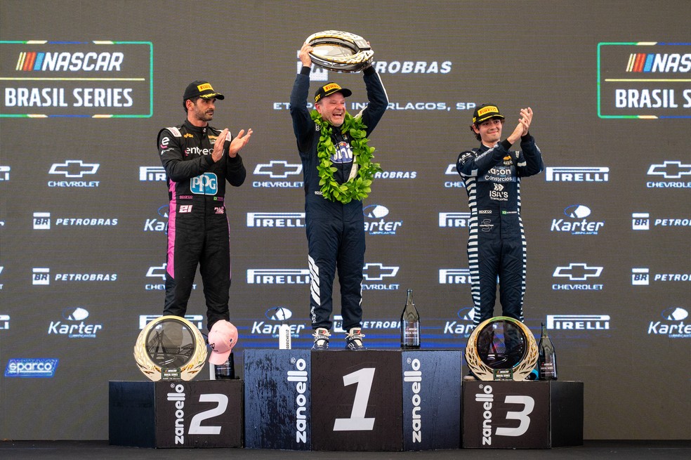Rubens Barrichello vence corrida na Nascar Brasil — Foto: Divulgação/Nascar Brasil