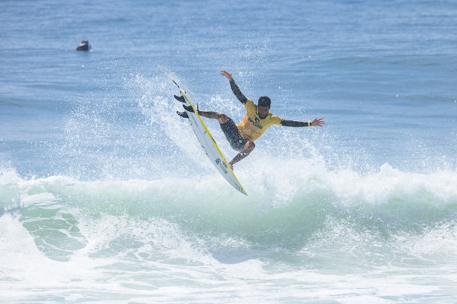 Jogue Surfistas Buenos Aires, um jogo de Surfista de Metrô