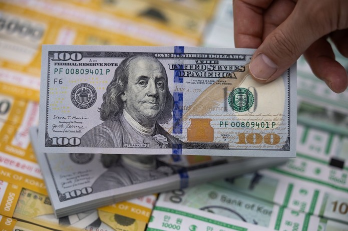 Nota de dólar — Foto: SeongJoon Cho/Bloomberg