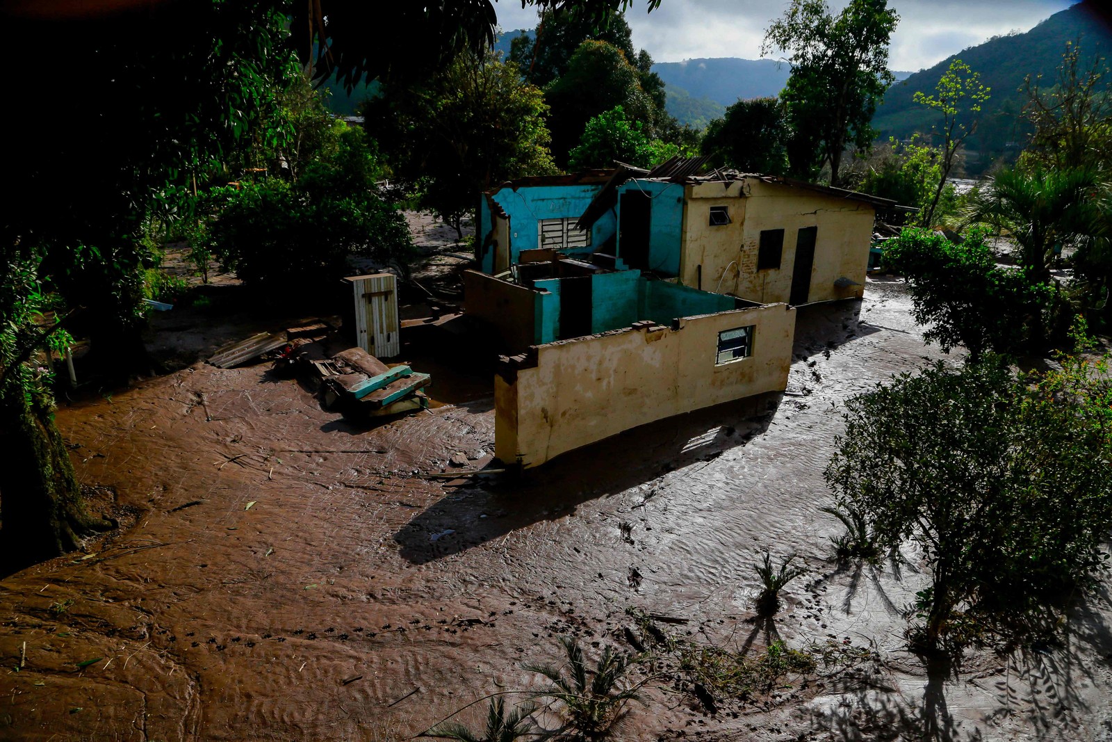 Uma casa danificada após passagem do ciclone em Muçum, Rio Grande do Sul — Foto: SILVIO ÁVILA/AFP