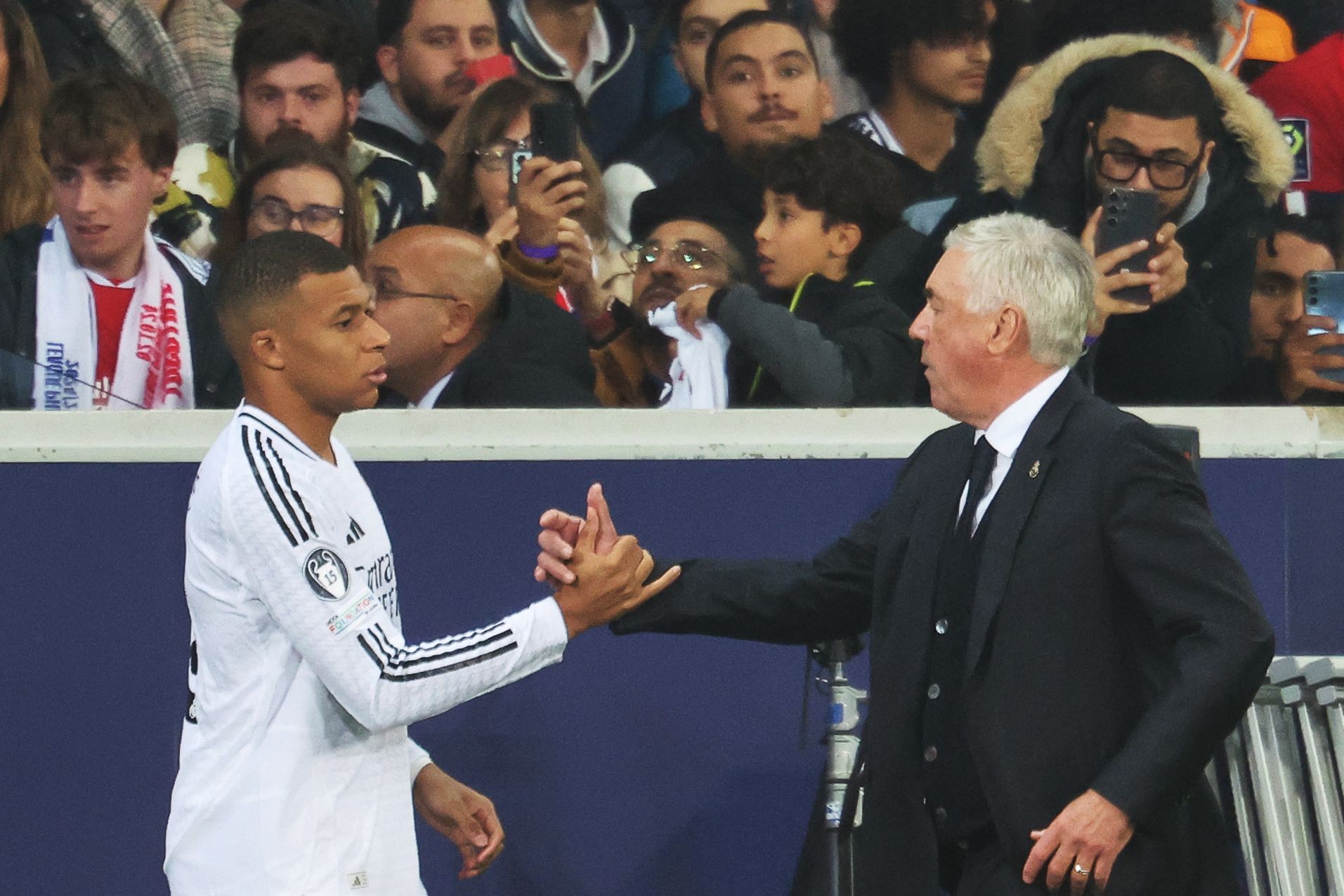 Ancelotti rebate rumores sobre saúde mental de Mbappé: 'especular sobre isso é muito feio'