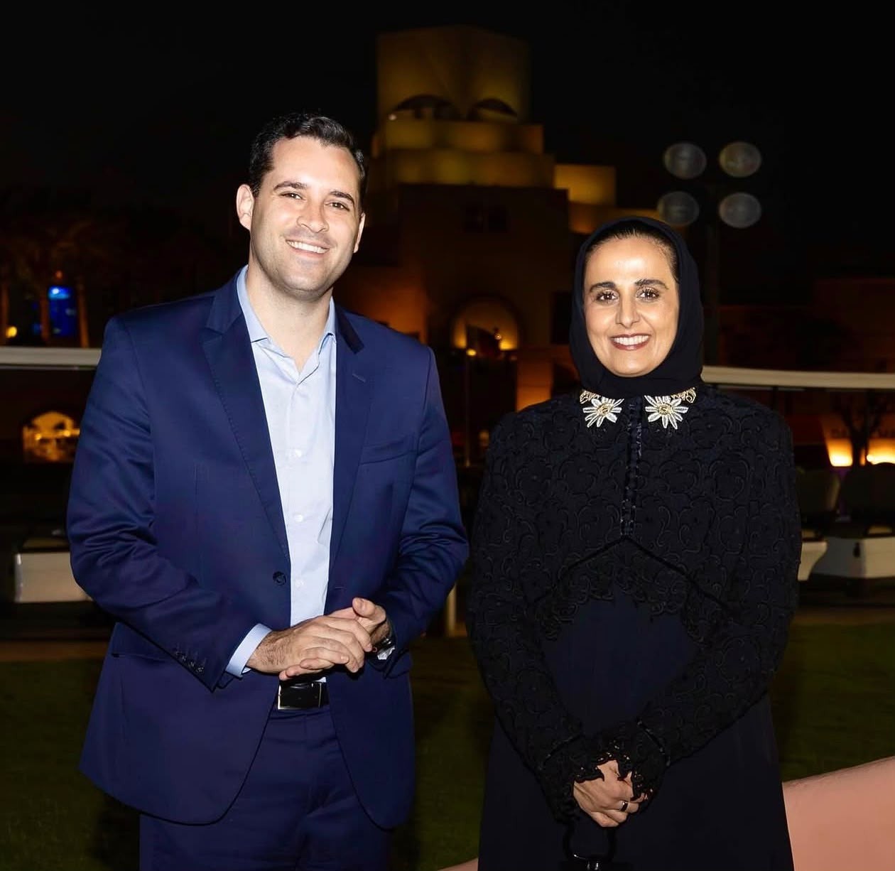 A convite de Eduardo Cavaliere, a princesa Al Mayassa bint Hamad Al-Thani vem para a primeira semana de Arte do Rio - Foto
