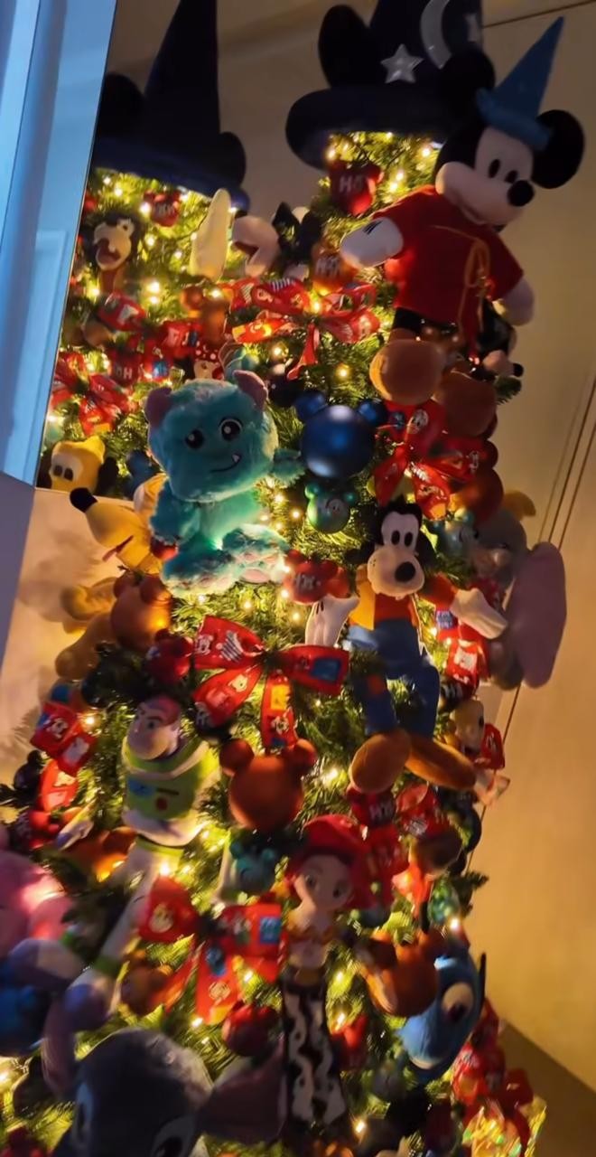 Christmas decoration at Larissa Manoela and André Luiz Frambach — Photo: Reproduction/Instagram