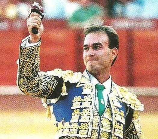 Ex-toureiro morre após ser chifrado por touro enquanto preparava corrida na Espanha