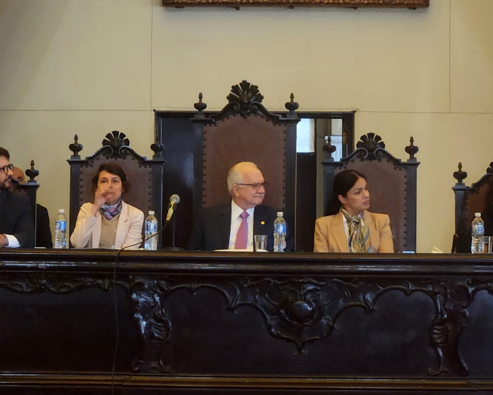 Fachin cita 'pressões vindas do exterior' sobre o Judiciário