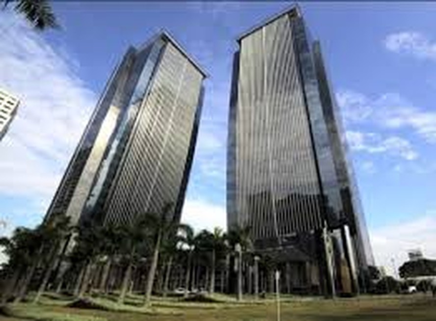 São Carlos vende oito ativos de uma vez