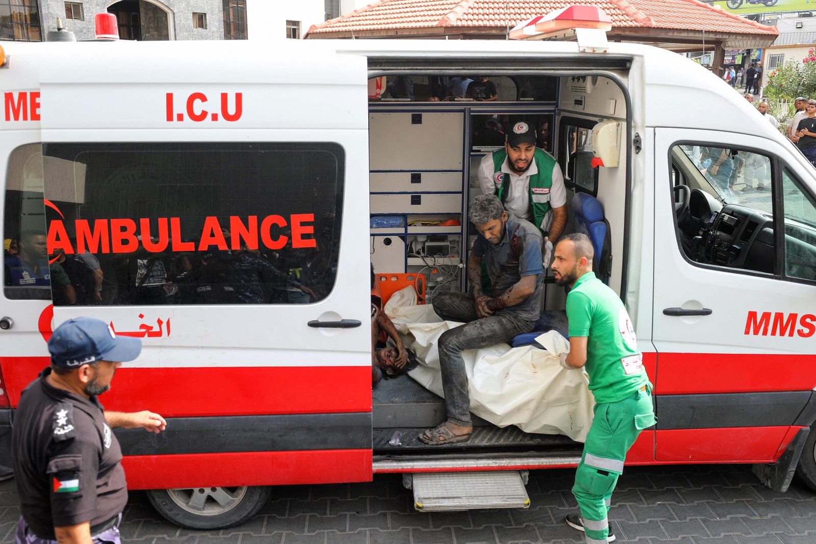 Hospitais na Faixa de Gaza podem ser atingidos por conflito entre Israel e Hamas; médicos alertam para "catástrofe de saúde pública" — Foto: Dawood NEMER/AFP