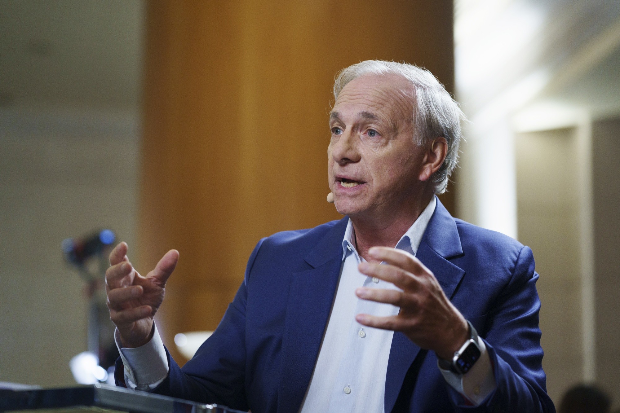 Ray Dalio: inteligência artificial é 'uma bolha clássica' que está perto de estourar