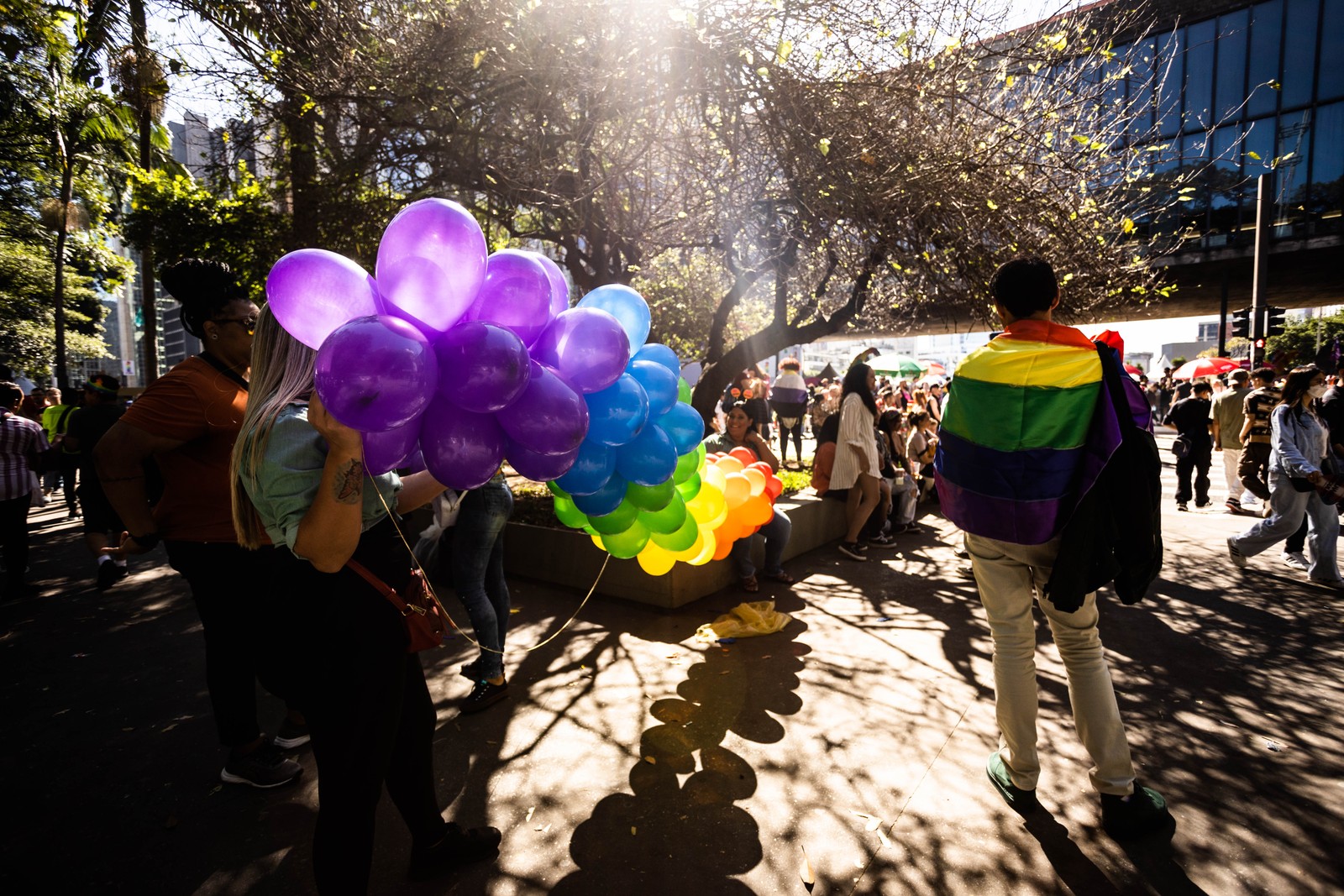O tema da edição da Parada deste ano é "Políticas Sociais para LGBT+ - Queremos por inteiro e não pela metade". — Foto: Maria Isabel Oliveira/ Agência O Globo