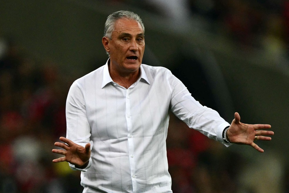 Tite ainda não conseguiu atender às expectativas de desempenho no Flamengo — Foto: Pablo Porciuncula/AFP