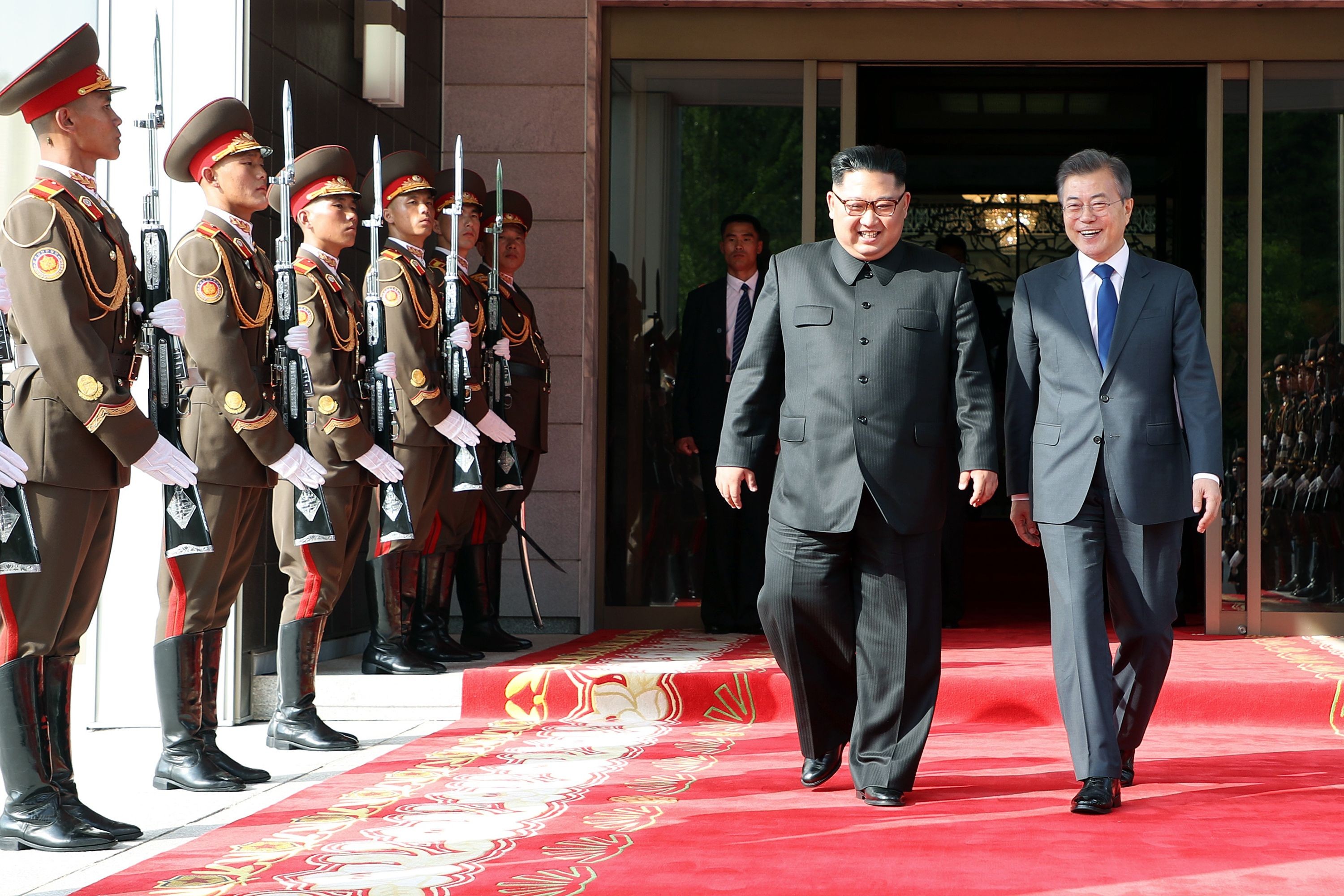 Coreia do Sul diz que buscará paz mesmo após emenda constitucional na Coreia do Norte remover referências à unificação